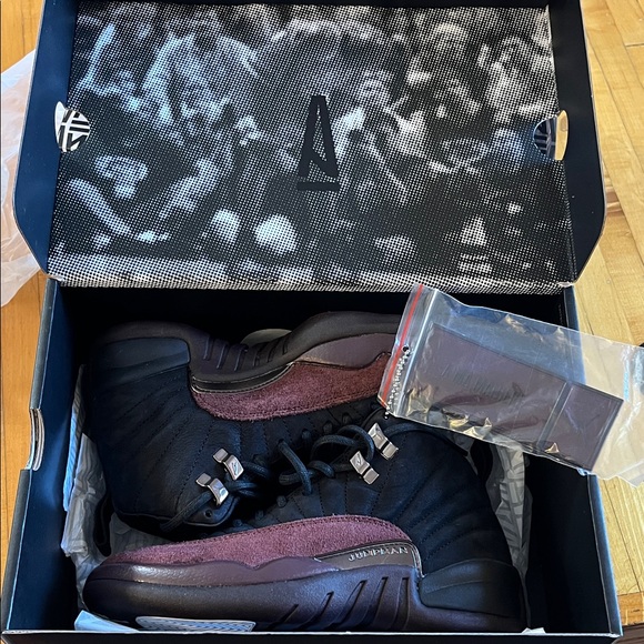 Women’s Air Jordan 12 Retro SP Black and Burgundy - Picture 1 of 4